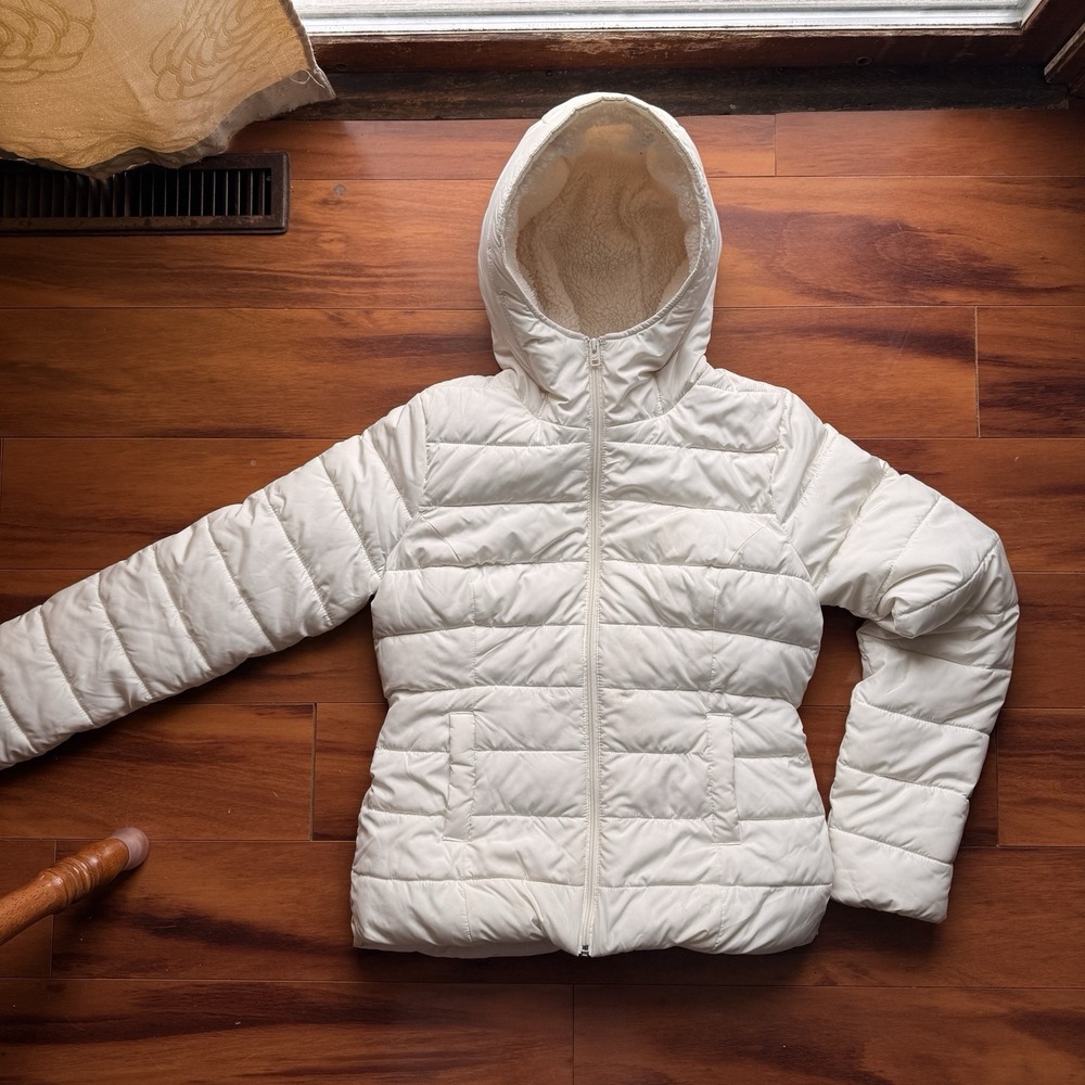 HOLLISTER PUFFER JACKET SIZE SMALL WHITE WOMENS